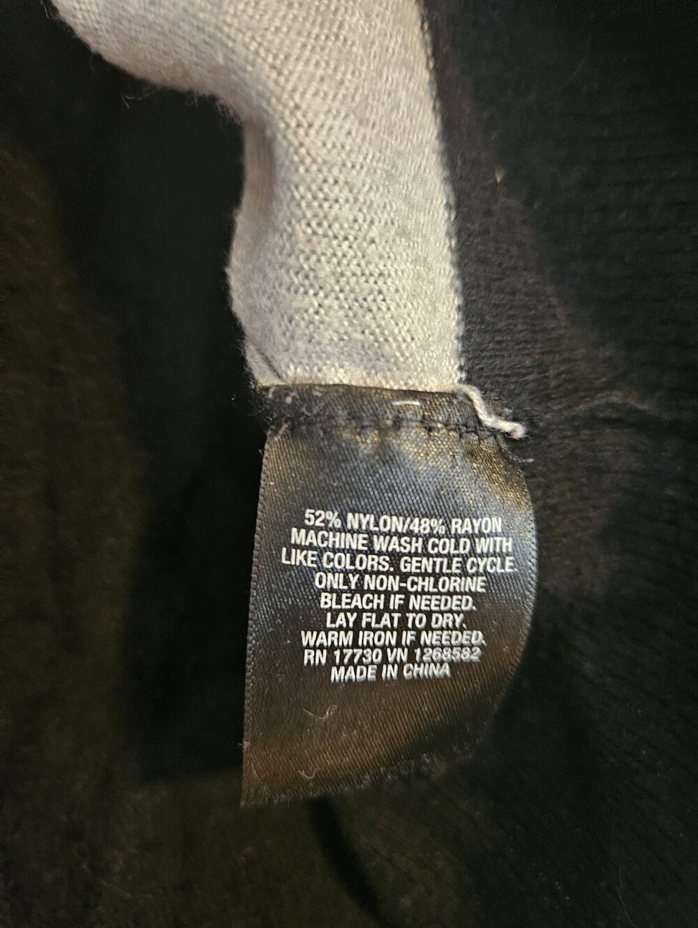 Mossimo Colorblock Sweater - Picture 4 of 4